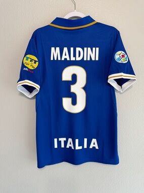 Vintage 1996 Italy Maldini Euro home soccer jersey